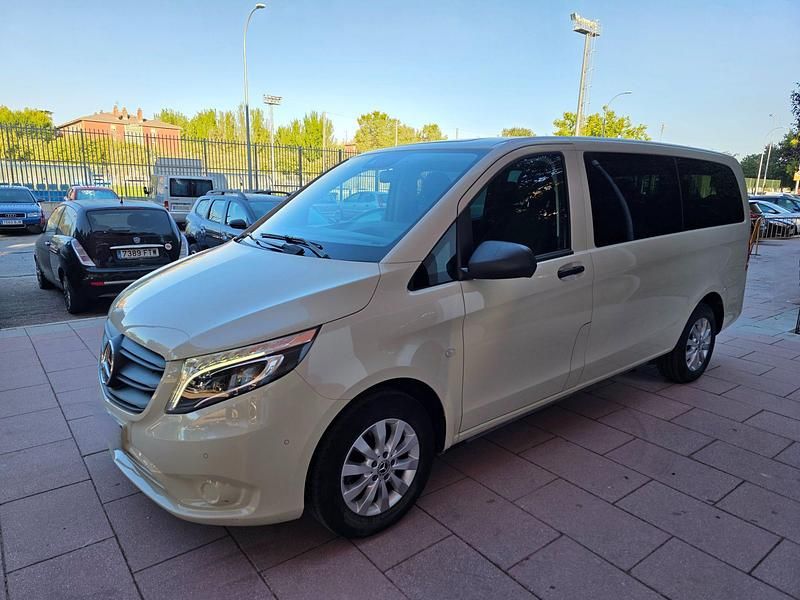 Gris Usado 2021 Mercedes Vito Monovolumen | 39.800 € (Un poco caro) - Imagen 1/4