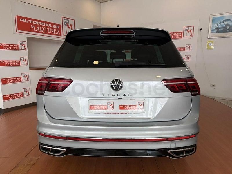 Usado VW Tiguan R-line 150 CV (110 kW) 2022 Gris / plata SUV