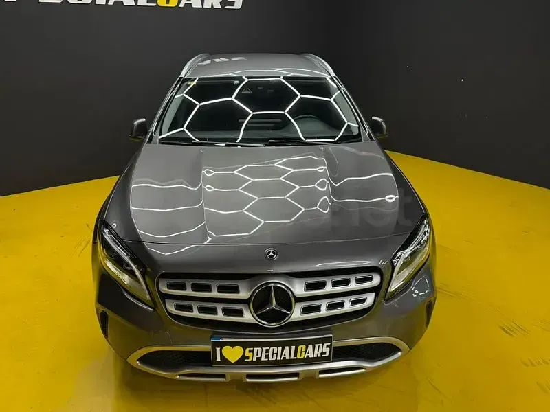 Usado Mercedes GLA200 136 HP (100 kW) 2018 Cinzento SUV