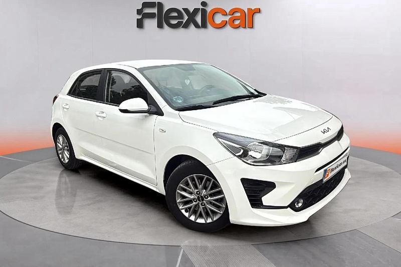 Blanco Usado 2023 Kia Rio Sport Utilitario | 15.290 € (Precio justo) - Imagen 1/4