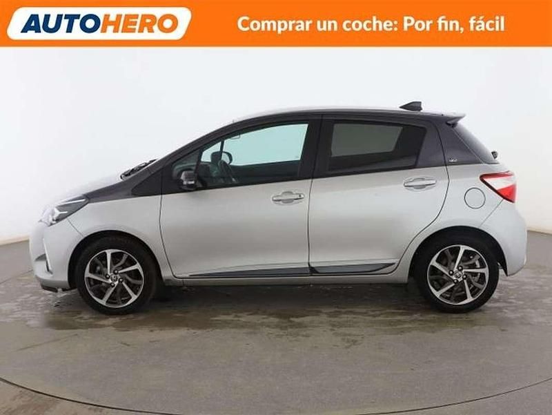 Usado Toyota Yaris Active 110 CV (80 kW) 2019 Gris Berlina