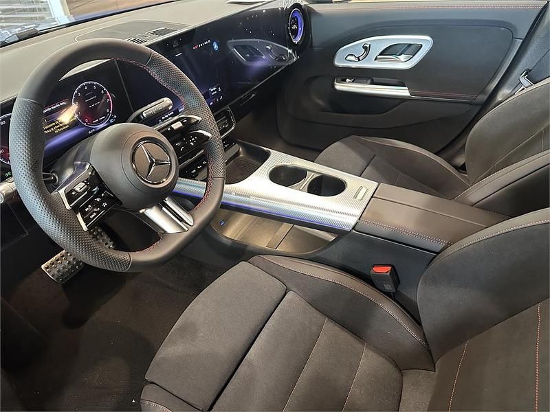 Nuevo Mercedes CLA180 136 CV (100 kW) 2026 Gris Berlina