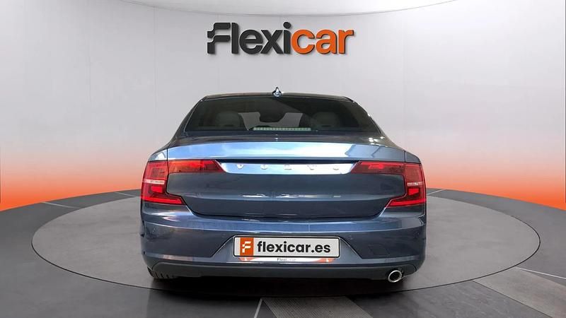 Usado Volvo S90 Momentum 150 CV (110 kW) 2019 Azul Berlina