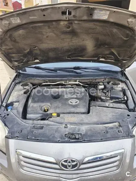 Usado Toyota Avensis Sol 116 CV (85 kW) 2006 Gris / plata Berlina