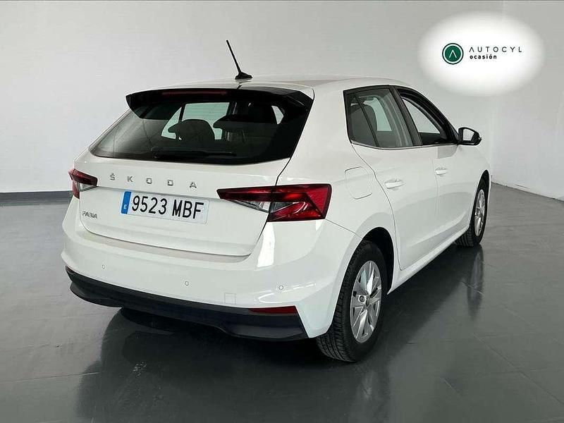 Usado Skoda Fabia Ambition 95 CV (69 kW) 2022 Blanco Utilitario