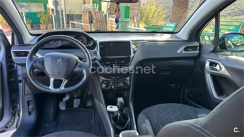 Gris / plata Usado 2018 Peugeot 2008 Style SUV | 11.500 € (Un poco caro) - Imagen 1/4