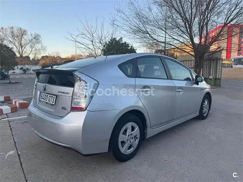 Usado Toyota Prius Eco 136 CV (100 kW) 2010 Gris / plata Utilitario