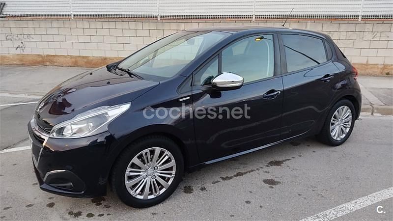 Azul Usado 2018 Peugeot 208 Style Utilitario | 7200 € (Buen precio) - Imagen 1/4