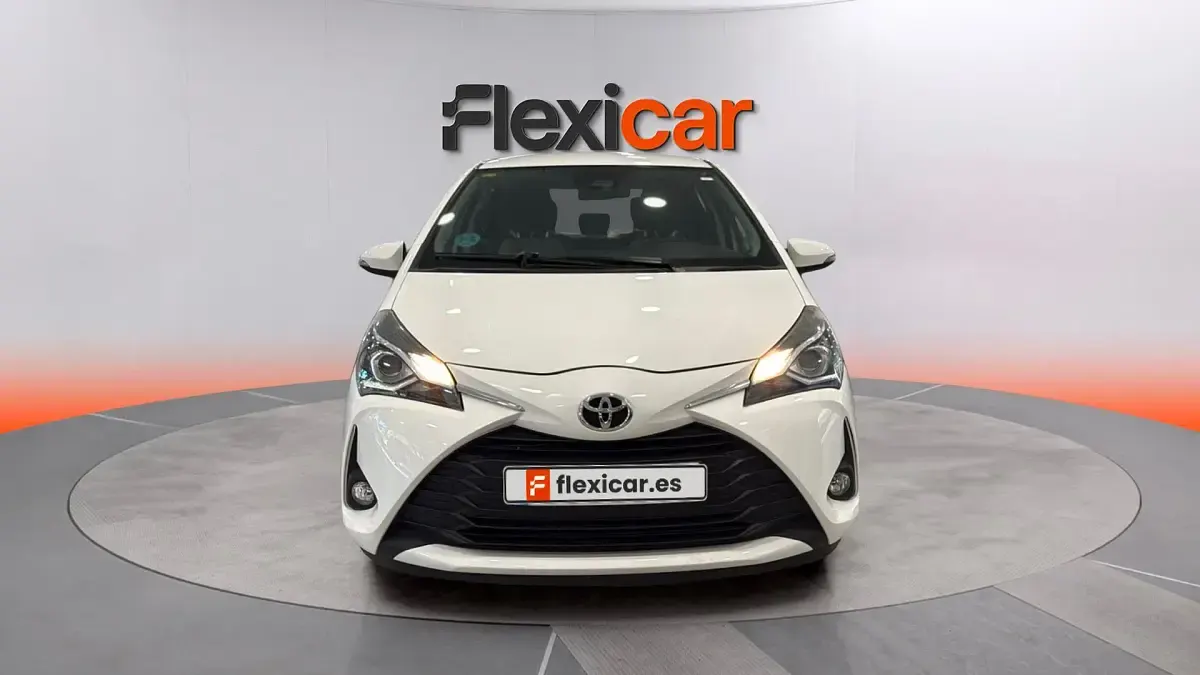 Usado Toyota Yaris Active 111 CV (81 kW) 2018 Blanco Berlina