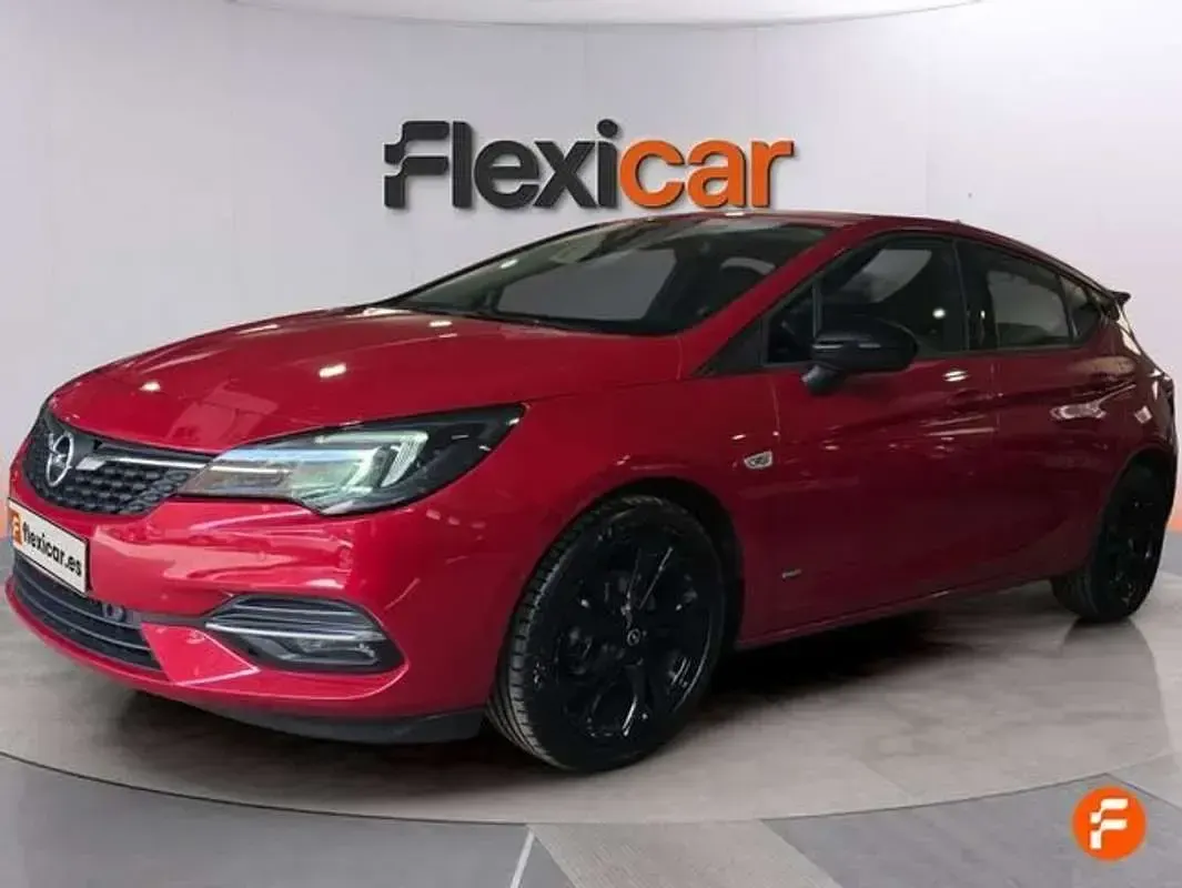 Usado Opel Astra Design & Tech 131 CV (96 kW) 2021 Rojo Utilitario