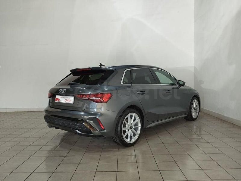 Usado Audi A3 S-Line 150 CV (110 kW) 2025 Gris / plata Berlina