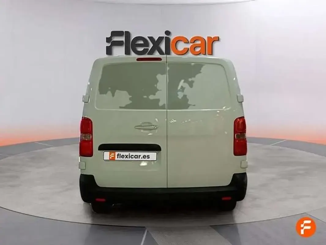 Usado Citroën Jumpy 102 CV (75 kW) 2022 Blanco Monovolumen