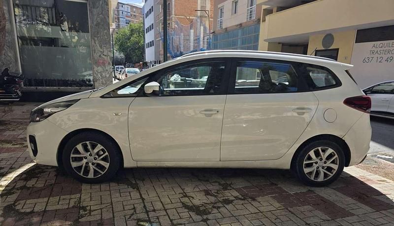 Usado Kia Carens 116 CV (85 kW) 2018 Blanco Monovolumen
