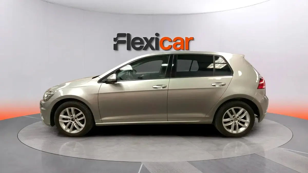 Usado VW Golf VII Advance 115 CV (84 kW) 2019 Gris Berlina