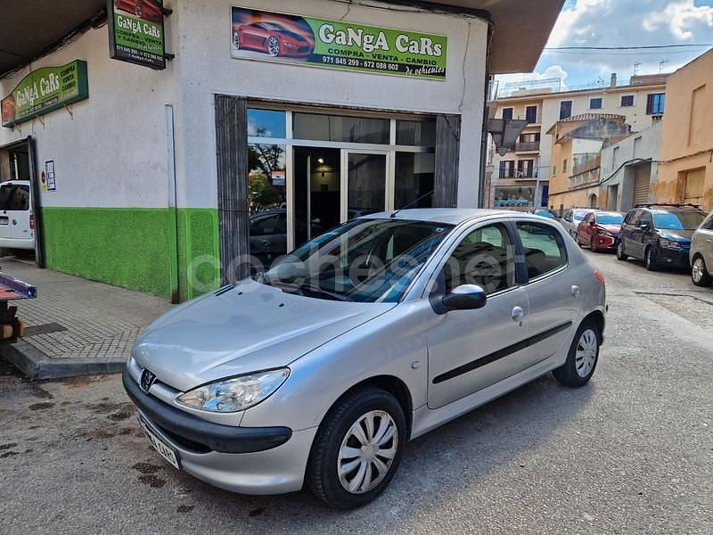 Gris / plata Usado 2004 Peugeot 206 Berlina | 3700 € (Caro) - Imagen 1/4