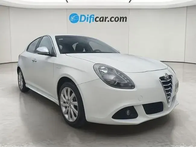 Usado Alfa Romeo Giulietta Distinctive 105 CV (77 kW) 2013 Blanco Utilitario