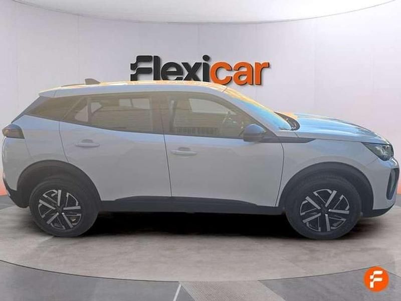 Usado Peugeot 2008 Active 101 CV (74 kW) 2023 Gris SUV