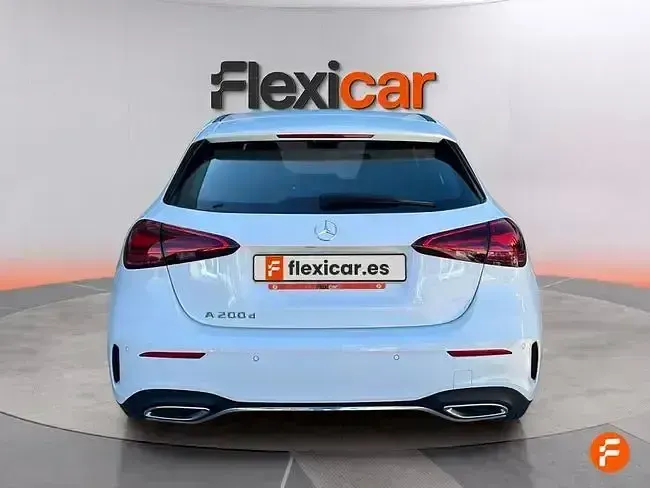 Usado Mercedes A200 150 CV (110 kW) 2024 Blanco