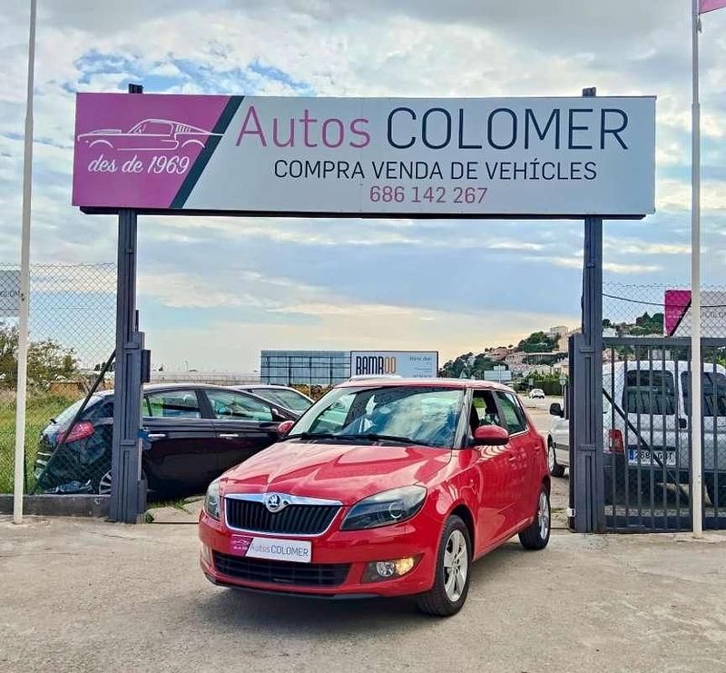 Usado Skoda Fabia 69 CV (50 kW) 2014 Rojo Utilitario