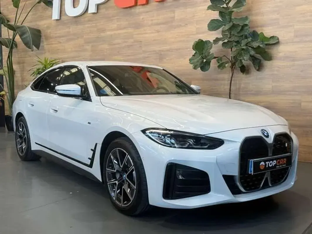 Usado BMW i4 M Sport 250 kW (340 CV) 2024 Blanco Berlina