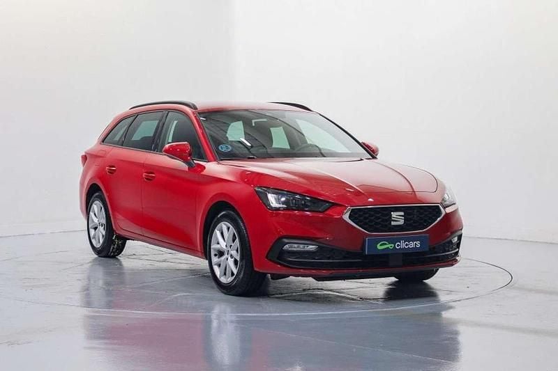 Usado Seat Leon ST Style 150 CV (110 kW) 2021 Rojo Familiar
