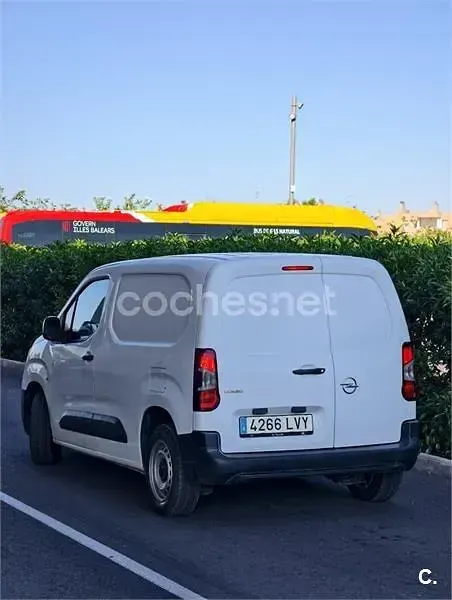 Usado Opel Combo 100 CV (73 kW) 2024 Blanco Monovolumen