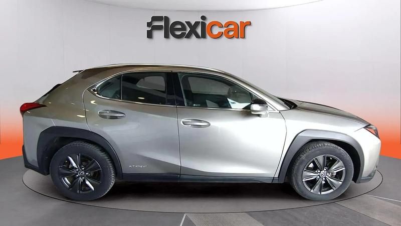 Usado Lexus UX Business Edition 184 CV (135 kW) 2019 Beige SUV