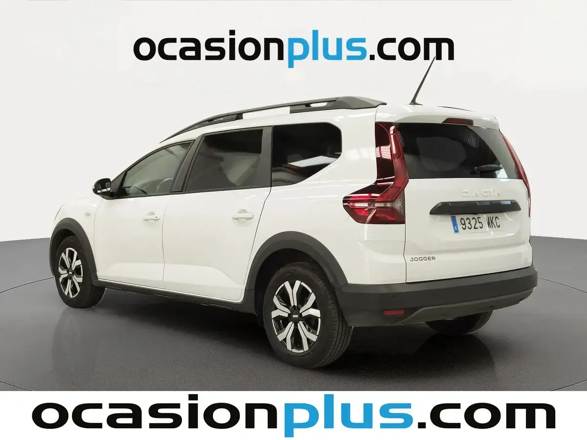 Usado Dacia Jogger Expression 101 CV (74 kW) 2023 Blanco Monovolumen
