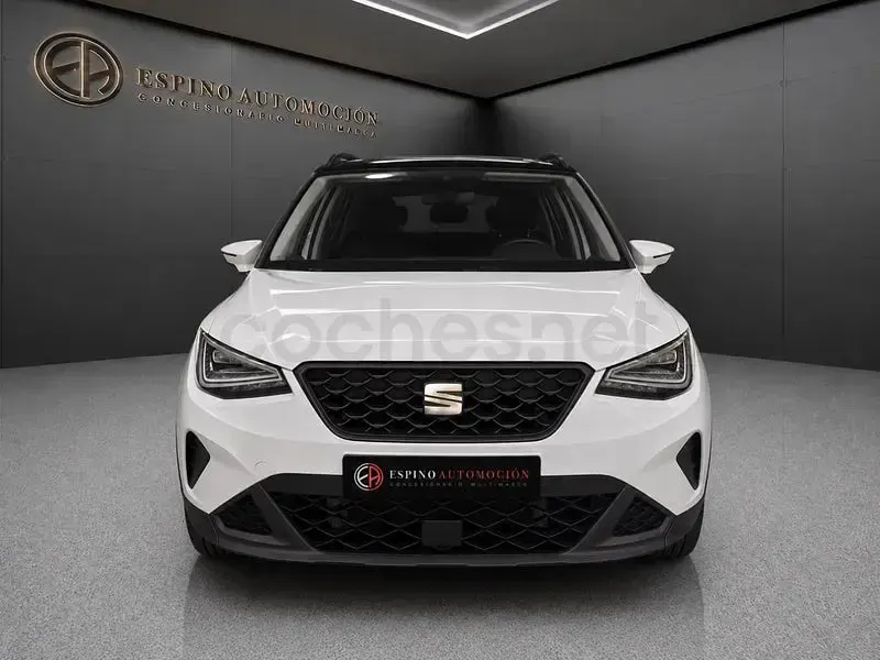 Usado Seat Arona Style 110 CV (80 kW) 2023 Blanco SUV