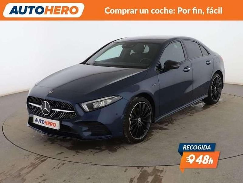 Azul Usado 2021 Mercedes A250 AMG line Berlina | 26.666 € (Precio justo) - Imagen 1/3