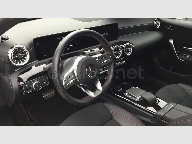 Usado Mercedes A250 218 CV (160 kW) 2022 Negro Berlina
