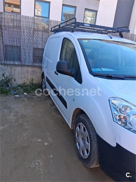 Usado Peugeot Partner Tepee Access 75 CV (55 kW) 2015 Blanco Monovolumen