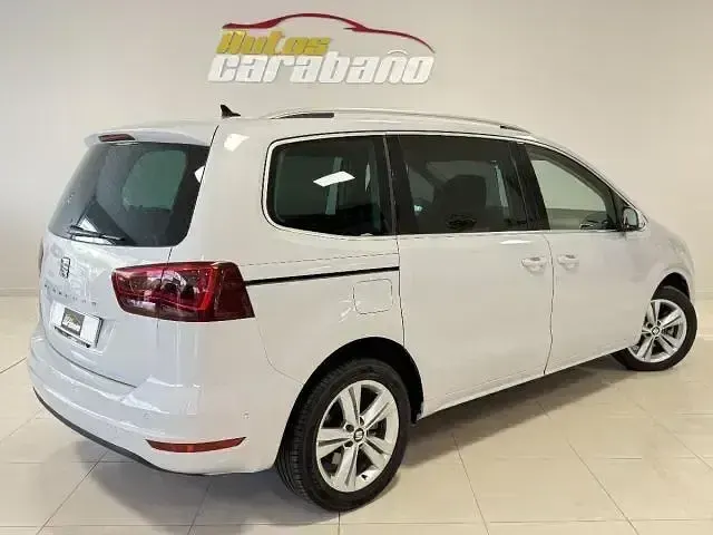 Usado Seat Alhambra XCELLENCE 150 CV (110 kW) 2022 Blanco Monovolumen