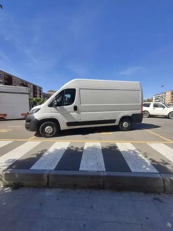 Usado Peugeot Boxer S 165 CV (121 kW) 2022 Blanco Van