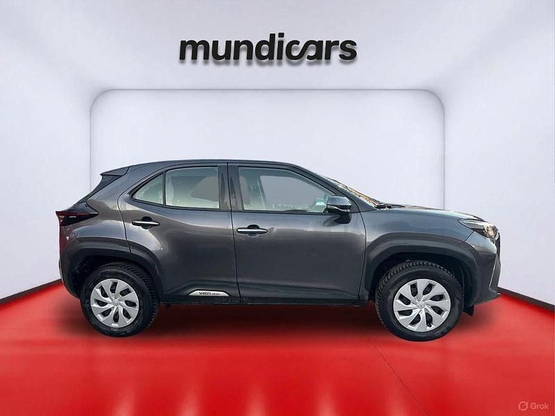 Usado Toyota Yaris Hybrid Active 2023 Gris