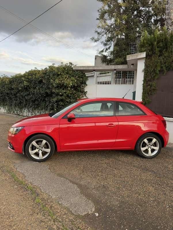 Usado Audi A1 Attraction 86 CV (63 kW) 2012 Rojo Utilitario