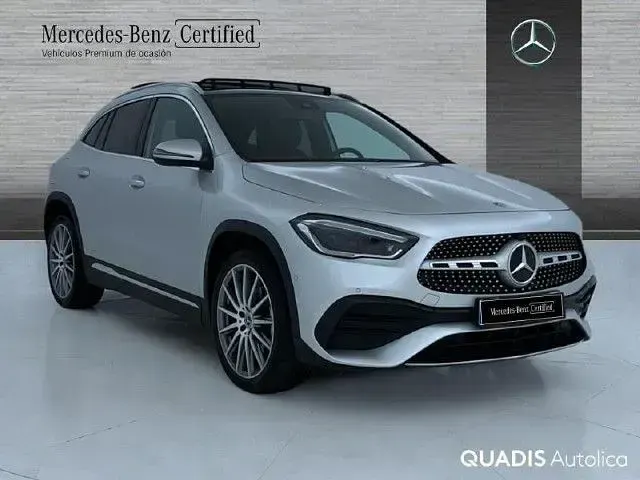 Usado Mercedes GLA250 218 CV (160 kW) 2022 Plata iridio SUV