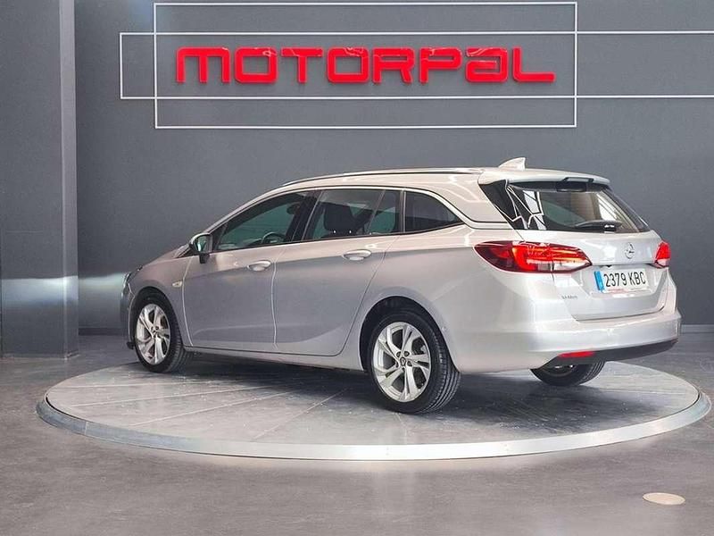 Usado Opel Astra Excellence 136 CV (100 kW) 2017 Gris Familiar