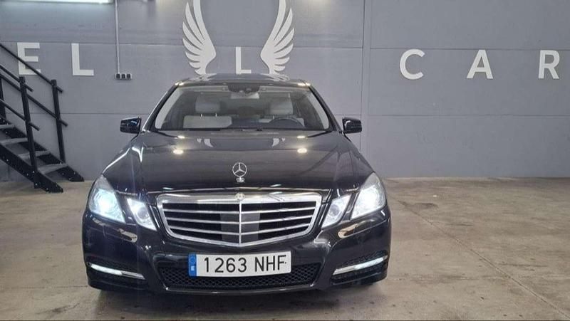 Usado Mercedes E200 184 CV (135 kW) 2011 Negro Berlina
