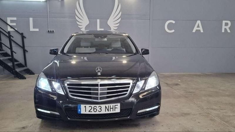 Negro Usado 2011 Mercedes E200 Berlina | 14.900 € (Precio justo) - Imagen 1/4