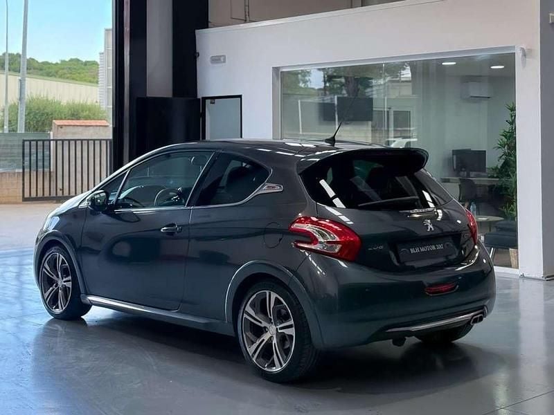 Usado Peugeot 208 GTi 200 CV (147 kW) 2013 Gris Utilitario
