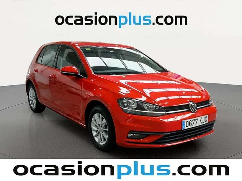 Usado VW Golf VII 110 CV (80 kW) 2018 Rojo Utilitario