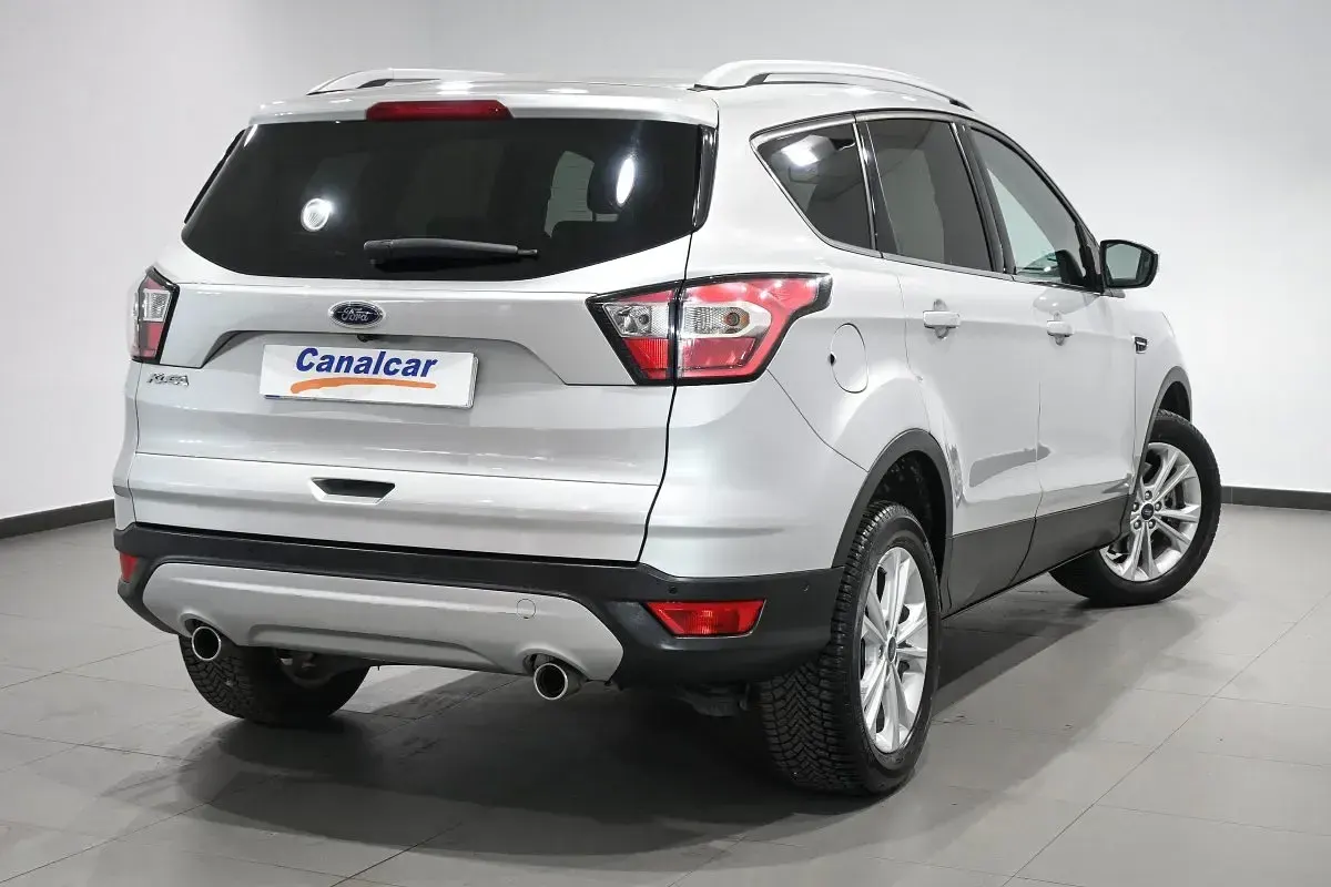 Usado Ford Kuga Titanium 150 CV (110 kW) 2017 Gris SUV