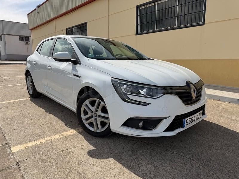 Usado Renault Mégane IV Business 115 CV (84 kW) 2019 Blanco Berlina