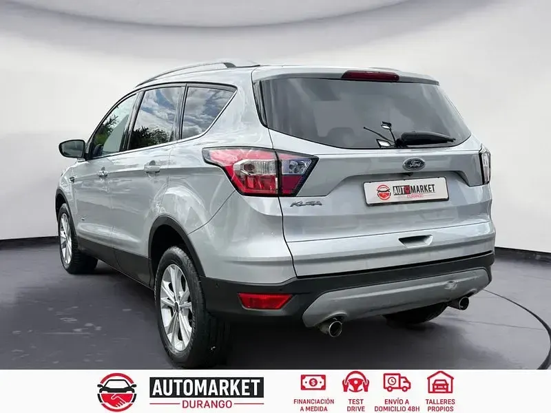 Usado Ford Kuga Titanium 150 CV (110 kW) 2017 Blanco SUV