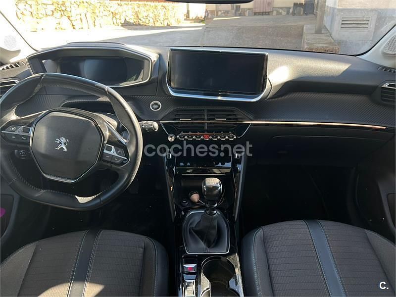 Usado Peugeot 208 Active 100 CV (73 kW) 2020 Rojo Utilitario