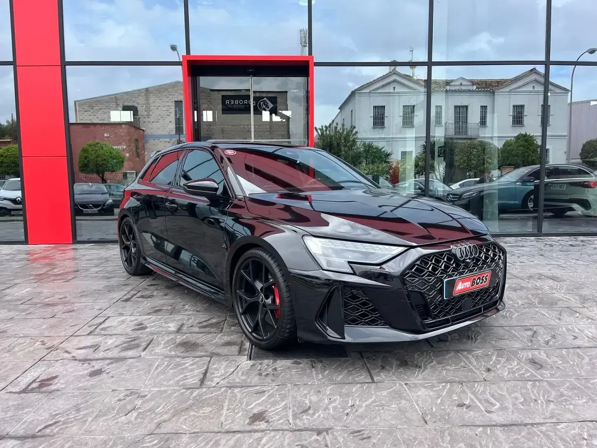 Usado Audi RS3 Sportback 400 CV (294 kW) 2025 Negro Utilitario