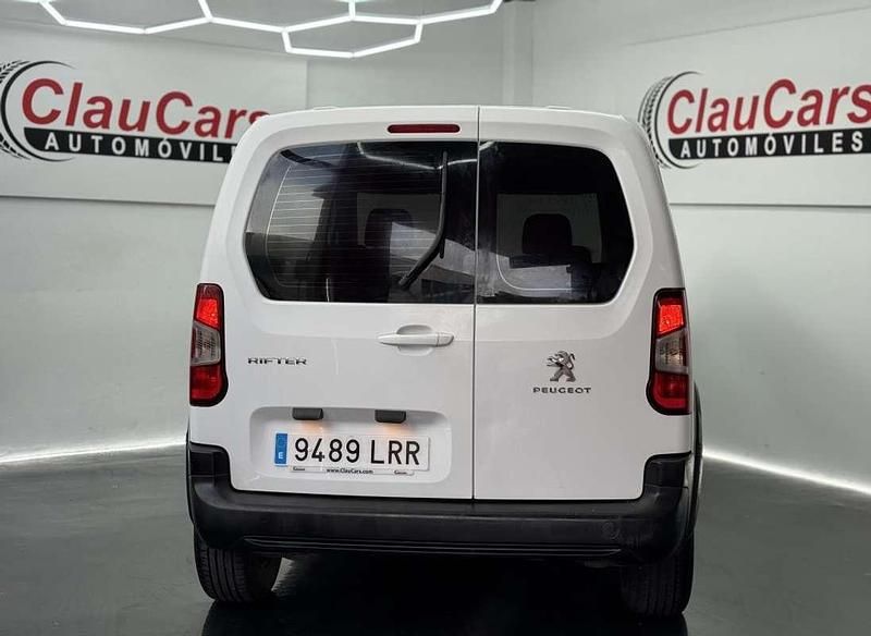 Usado Peugeot Rifter Active 99 CV (72 kW) 2021 Blanco Monovolumen