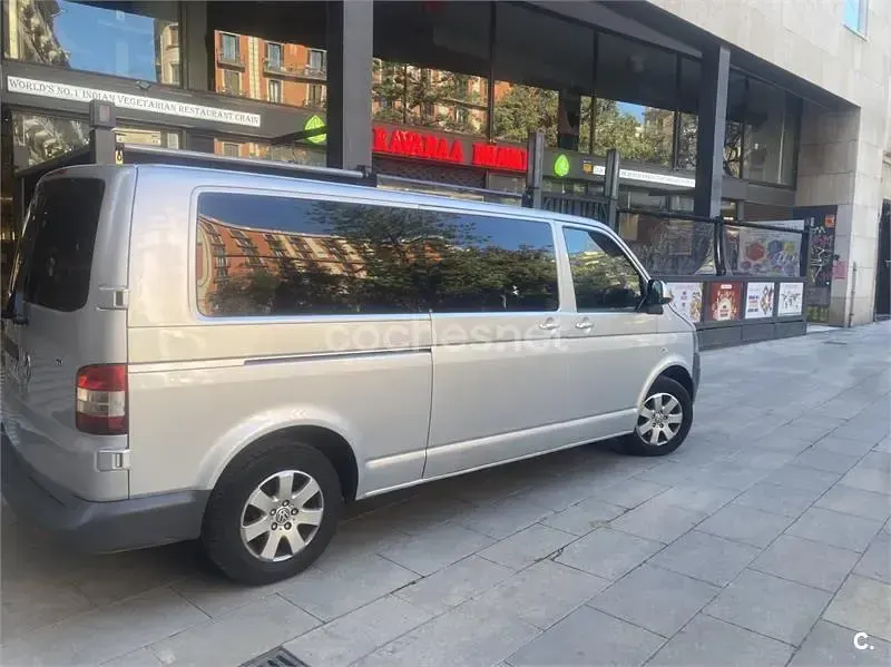 Usado VW Caravelle Trendline 180 CV (132 kW) 2011 Gris / plata Van