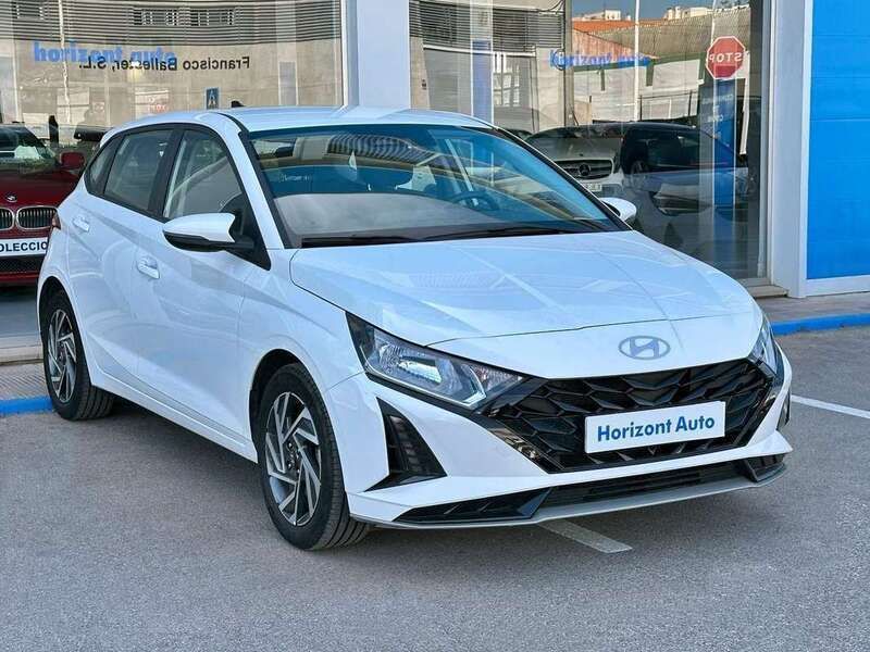 Blanco Usado 2021 Hyundai i20 SUV | 17.970 € - Imagen 1/4